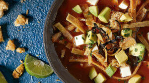 Sopa de Tortilla (Sopa Azteca)